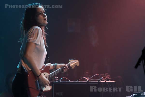 WARPAINT - 2010-11-06 - PARIS - La Cigale - 